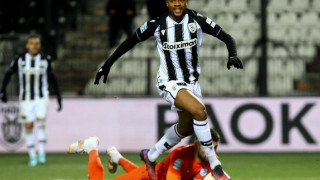 Τσούμπα Άκπομ: Είναι ΠΑΟΚ και το δείχνει και στις διακοπές του