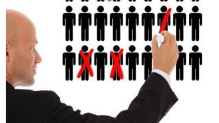 Έκρηξη 82,45% των απολύσεων, φόβοι για την πορεία της ανεργίας