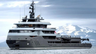 Υπερπολυτελές γιοτ Ρώσου «κόλλησε» στη Νορβηγία - Το πλήρωμα πιάνει και ψήνει ψάρια για να τραφεί