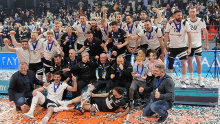 «Τρελά» πανηγύρια των ΠΑΟΚτσήδων μετά τη στέψη του Κυπελλούχου! (pic+vid)