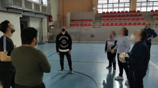 Ο εμβληματικός αρχηγός του ΠΑΟΚ Αντρέ Βιεϊρίνια, δίπλα στα παιδιά