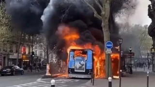 Ισχυρή έκρηξη κοντά στην Παναγία των Παρισίων