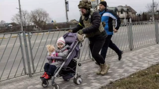 Πόλεμος στην Ουκρανία: Περισσότεροι από 4,3 εκατομμύρια πρόσφυγες – Πού έχουν πάει