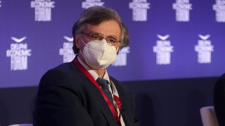 Τσιόδρας: «Να ανασχεδιάσουμε τις δοσολογίες των εμβολίων, να μην μας καλύπτουν μόνο για 3-4 μήνες»