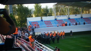 Ένταση μεταξύ οπαδών της Σπαρτάκ και του ΠΑΟΚ (Vid)