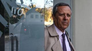 Τον έριξε δύο φορές στο... «καναβάτσο» κι ετοιμάζεται να του πάρει και το σκαλπ