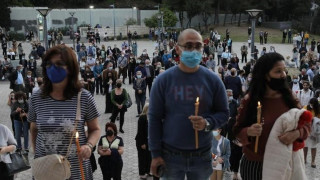 Με μάσκες το Πάσχα στην εκκλησία - Πώς θα κάνουμε γιορτές μετά την άρση μέτρων