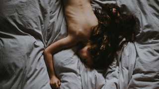 Διαγνώστηκε με καρκίνο, χώρισε και κοιμήθηκε με 188 άντρες!