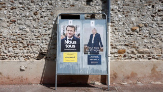 Γαλλικές εκλογές: Προβάδισμα 10 μονάδων ο Μακρόν στην τελική ευθεία