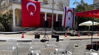 Κύπρος: Συναυλία με σημαίες του ψευδοκράτους στην περιοχή των Βαρωσίων