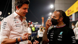 F1: Τα... άκουσε από το αφεντικό της Mercedes ο Χάμιλτον
