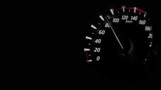 Έτρεχε με 417 χιλιόμετρα/ώρα σε δημόσιο δρόμο και αθωώθηκε...