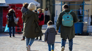 Προτάσεις ΣΥΡΙΖΑ: Αύξηση του επιδόματος παιδιού μέχρι τα... βαθιά γεράματα