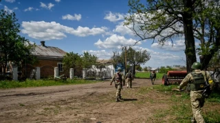 Ρώσοι στρατιώτες οργανώνουν... fake γάμους για να γλιτώσουν τον πόλεμο στην Ουκρανία!