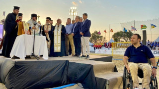 Είδαν το είδωλό τους στον καθρέπτη!