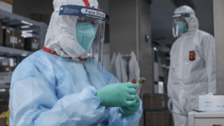 Επικεφαλής ΠΟΥ: «Ο κορωνοϊός διέρρευσε από εργαστήριο της Γουχάν»