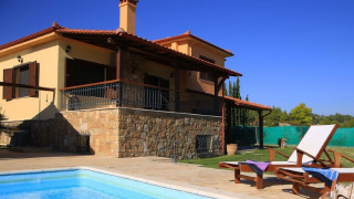 Διακοπές σε βίλες-στολίδια στη Χαλκιδική, ποιες οι τιμές τους