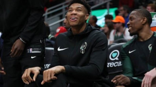 Το πάει για... «comedian» o Αντετοκούνμπο - Το νέο ανέκδοτο για τους Flintstones