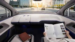 Επανάσταση: Το πρώτο αυτοκίνητο χωρίς τιμόνι είναι γεγονός