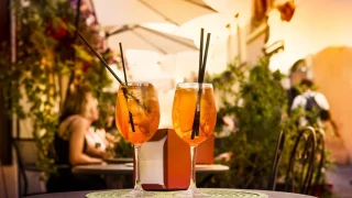 Αυτά είναι τα χειρότερα ποτά για τον καύσωνα