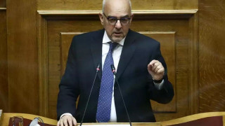 Βόμβα από Παπαδημητρίου: «Τα τηλέφωνα τα παρακολουθούν, να προσέχετε»