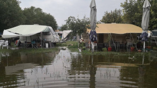 Κακοκαιρία: «Βούλιαξε» camping στη Χαλκιδική