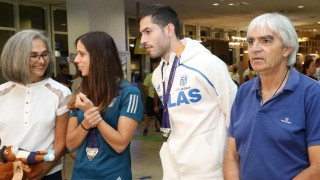 Τεντόγλου και Στεφανίδη πάτησαν Ελλάδα- Στο αεροδρόμιο με τα μετάλλια στο στήθος