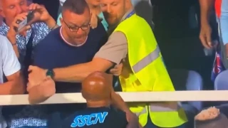 Νάπολι: Ο Σπαλέτι απάντησε σε οπαδούς που του έβριζαν την μάνα και γλύτωσε την μπουνιά στο... παρατσάκ