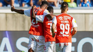 Χαριζακλής: Το πολυβόλο και το φορμαρισμένο αουτσάιντερ