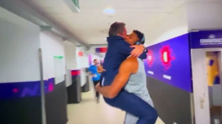 Ο Ποτσέκο έδωσε την πιστωτική του κάρτα στους παίκτες της Ιταλίας μετά την νίκη κόντρα στην Σερβία!