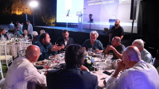 «Ο χαλίφης και τα στρουμφάκια» στο Δελφινάριο της Σούπερ Λίγκα