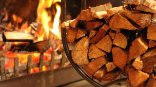 Καυσόξυλα και πέλετ: Στη Βουλή η τροπολογία για το πλαφόν στο περιθώριο κέρδους