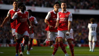 Η Άρσεναλ νίκησε και τη Λίβερπουλ και συνεχίζει στην κορυφή της Premier League