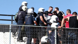«Απόπειρα εισβολής και πέτρες οπαδών του Ολυμπιακού σε θύρα με οικογένειες»