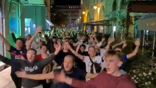 Εκστασιάστηκαν στην Λυών για την κατάκτηση της Χρυσής Μπάλας από τον Μπενζεμά