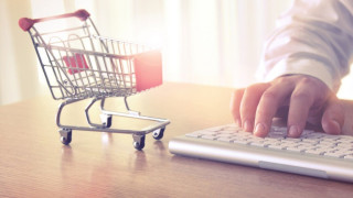 ΕΕ: Επτά στους 10 καταναλωτές έκαναν διαδικτυακές αγορές το 2021