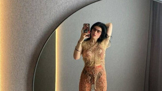 Η Σοφία Χατζηπαντελή ποζάρει με μικροσκοπικά εσώρουχα