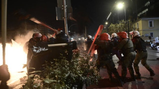 Εκτεταμένα επεισόδια στα Εξάρχεια με χημικά και χρήση μολότοφ