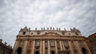 Βατικανό: Μαύρος καπνός στην Καπέλα Σιξτίνα-Άκαρπη η πρώτη ψηφοφορία (vid)