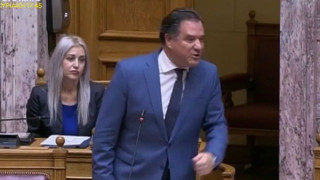 Επίσκεψη Άδωνι Γεωργιάδη στο Νοσοκομείο της Χίου και... αποδοκιμασίες: «Μας διαλύσατε...»