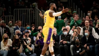 Λεμπρόν Τζέιμς: Αυτή είναι η...τρελή δίαιτα του!