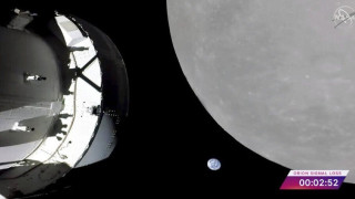 Η Artemis έφτασε στη Σελήνη: Η εντυπωσιακή φωτογραφία της Γης που έστειλε ο Orion