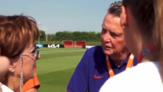 Φαν Χάαλ στη γυναίκα του: «Έλα στο ξενοδοχείο να κάνουμε... τραμπάλα»