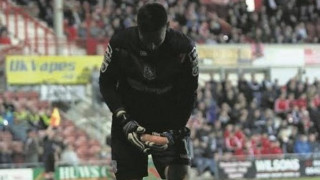 Γκολκίπερ στην Ουαλία μπέρδεψε τον δονητή με... καρότο