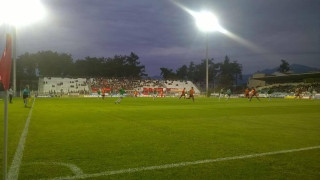 «Κατάληψη» και συνθήματα από τους φίλους της Γαλατά στην Κομοτηνή (pics/video)