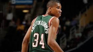 Πήρε μπρος ο… Greek Freak (videos)