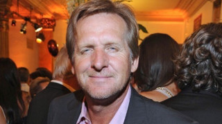 Φαρσοκωμωδία με Σούστερ