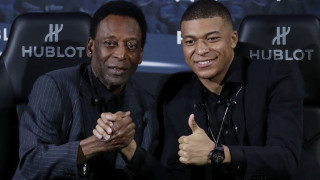 Τιτίβισμα Εμπαπέ για Πελέ: «Προσευχηθείτε»