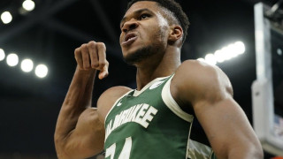 Όργια Αντετοκούνμπο και νίκη για τους Μπακς