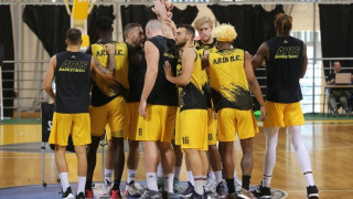 Άρης: Οι παίκτες κάνουν γιορτές στο παρκέ